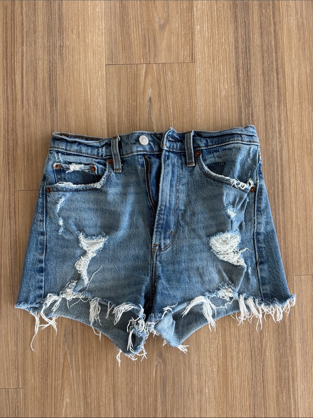 Abercrombie & Fitch Women’s High Rise Mom Short